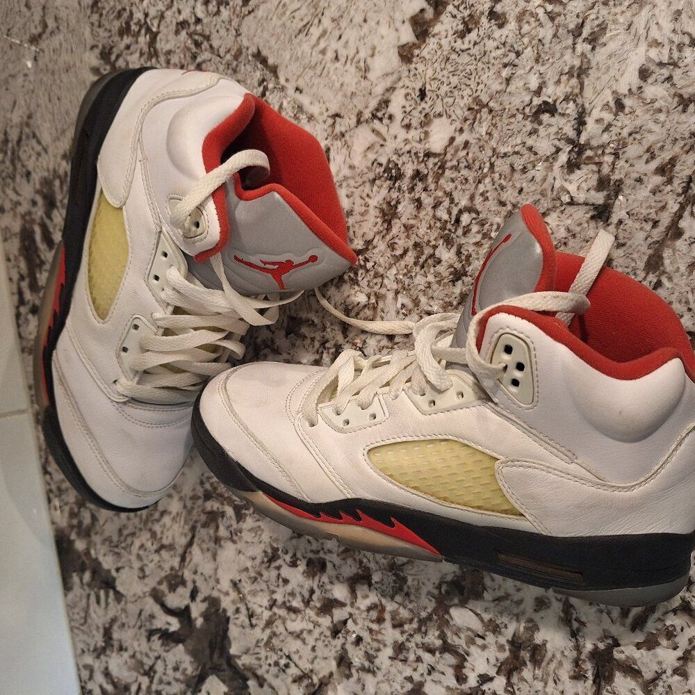 Nike Air Jordan 5 Retro‎ Boys 7Y Athletic Shoes Sneakers 440889-102 Fire Red - Picture 8 of 9